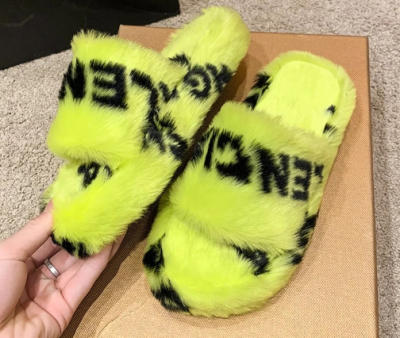 כפכפי פרווה בהדפסים